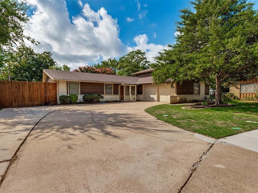 417  Keats Circle , Irving Texas 75061