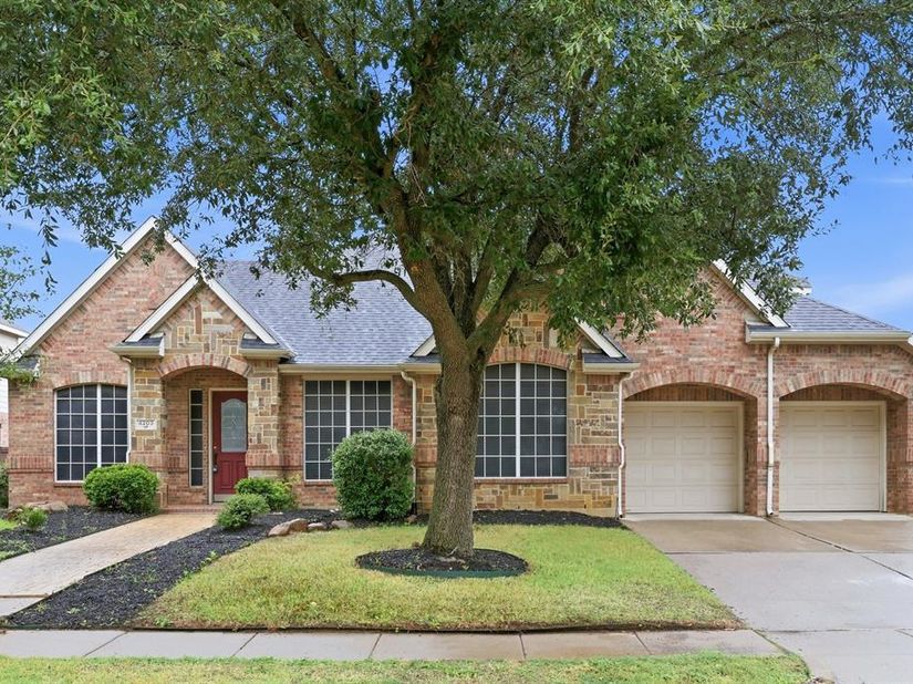 4203  Wildbriar Lane , Mansfield Texas 76063