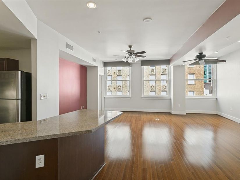 411 W 7th Street  707, Fort Worth Texas 76102