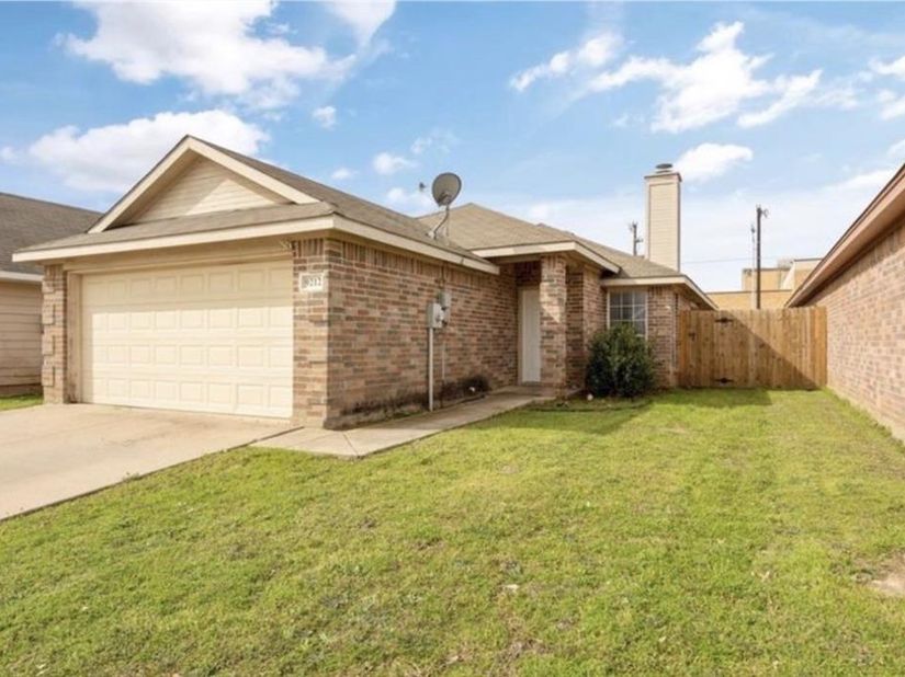 9212  Coral Lane , Fort Worth Texas 76140