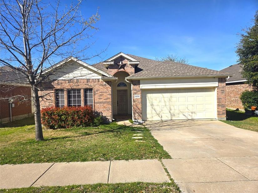1008  Fort Apache Drive , Fort Worth Texas 76052