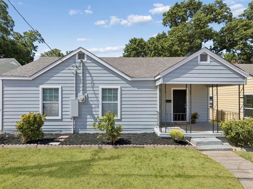 227 S Hampton Road , Dallas Texas 75208