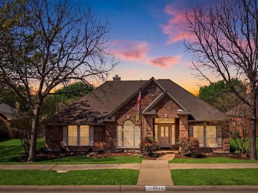 6613  Barclay Lane , Garland Texas 75044