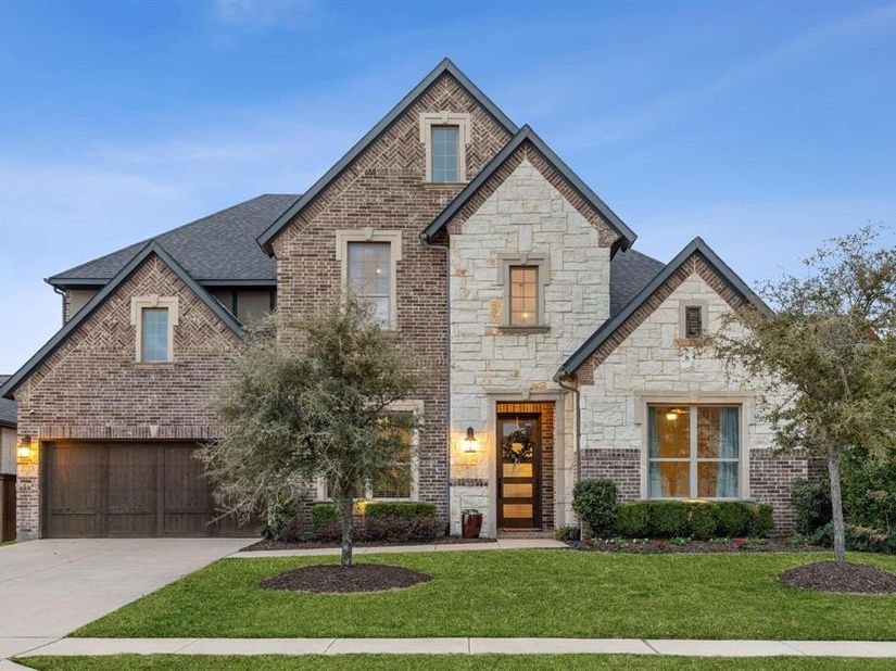 2713  Maverick Way , Celina Texas 75009