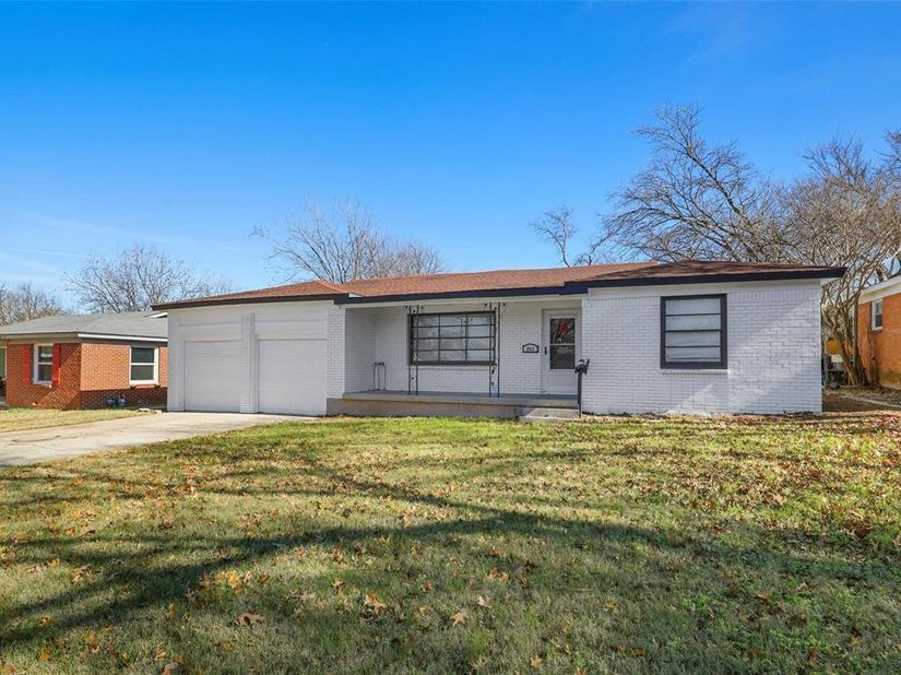863  Ala Drive , White Settlement Texas 76108