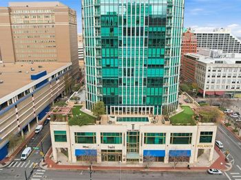 500  Throckmorton Street 