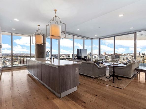 3130 N Harwood Street  1503, Dallas Texas 75201