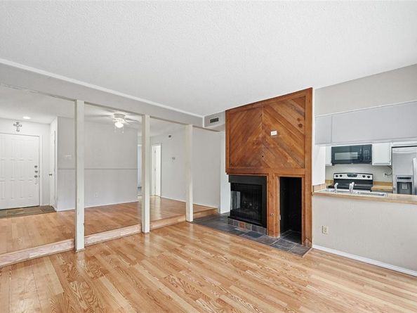 7522  Holly Hill Drive  7, Dallas Texas 75231