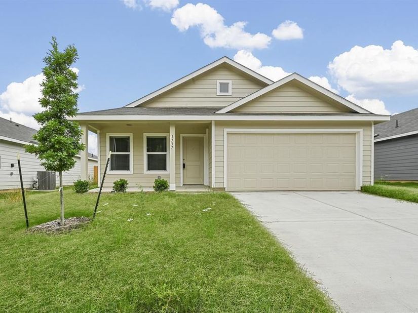 1737  Overall Lane , Dallas Texas 75253