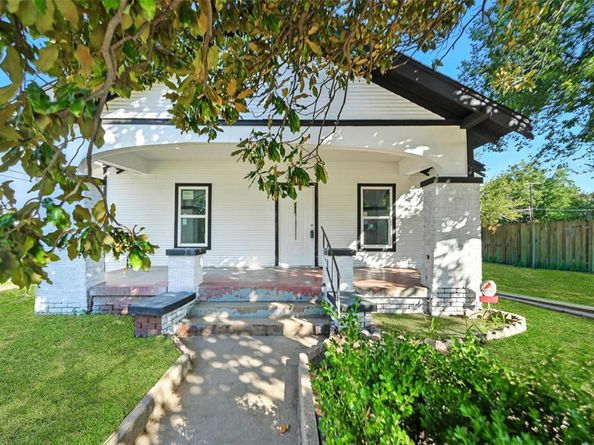 1629  Pine Street , Dallas Texas 75215