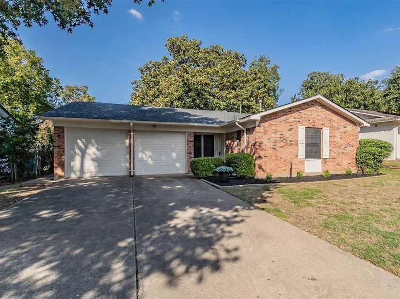1905  Juanita Drive , Arlington Texas 76013