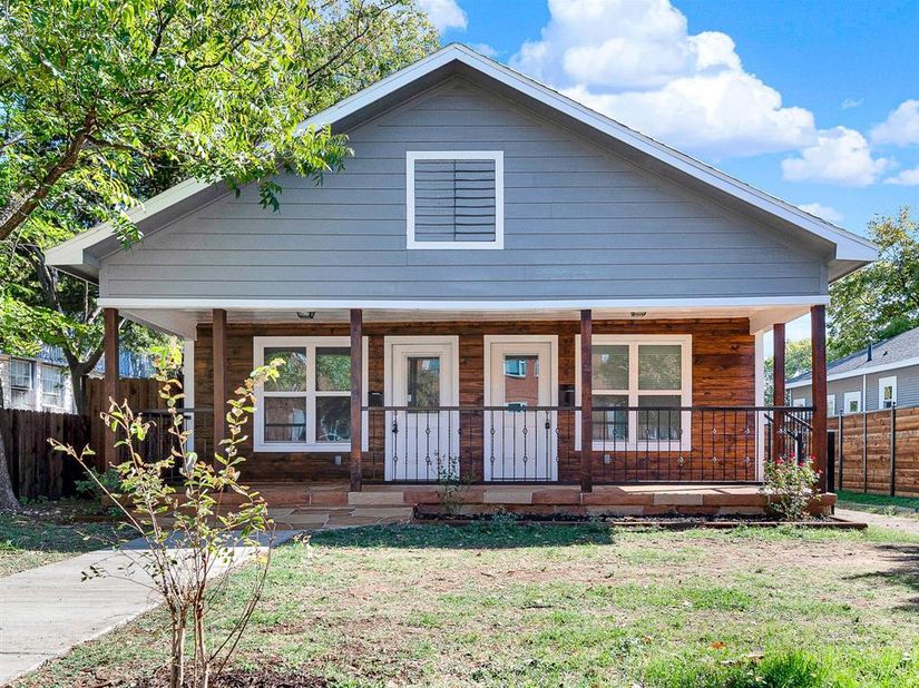 622 S Edgefield Avenue , Dallas Texas 75208