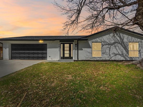 1907  Sunridge Road , Carrollton Texas 75006