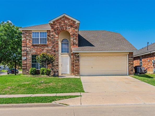 1301  Hennessey Court , Fort Worth Texas 76131