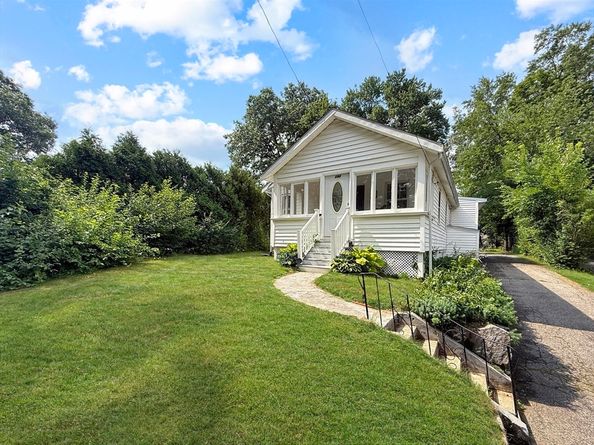 190 W Plain St, Wayland MA 01778