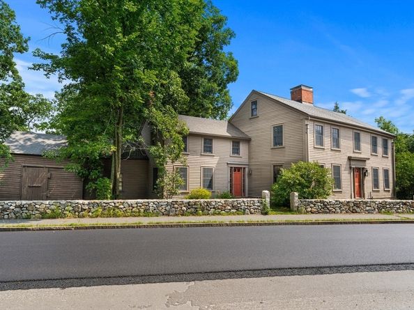 17 Elm St, North Reading MA 01864
