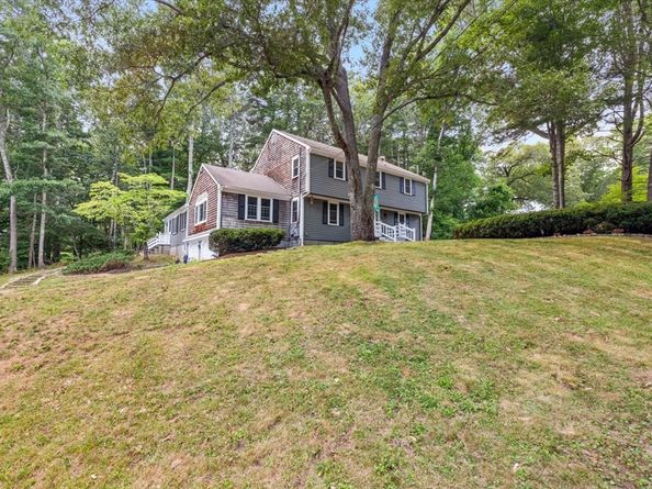 10 Flint Locke Dr, Duxbury MA 02332
