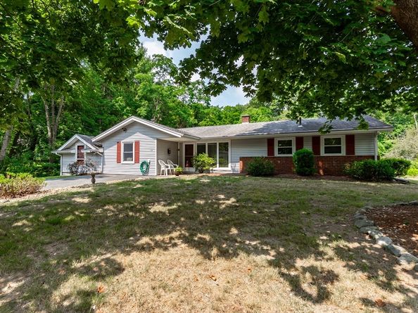 64 Hemenway Rd, Framingham MA 01701