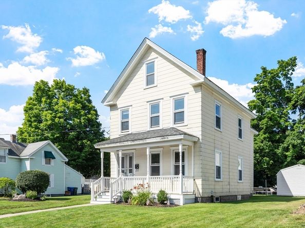 155 Pond St, Leominster MA 01453