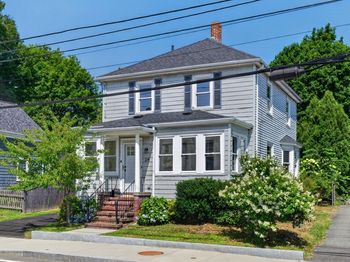 24 Bussey St
