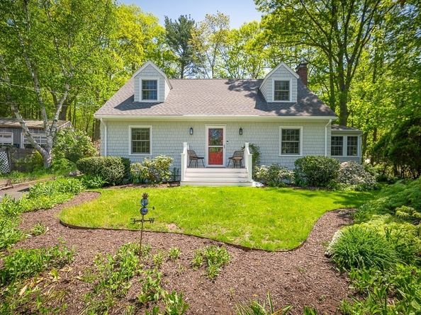 43 Woodward Ave, Gloucester MA 01930