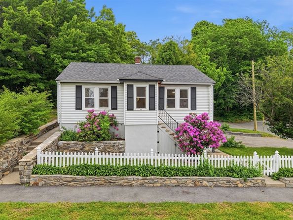 41 Bridgeport St, Worcester MA 01604