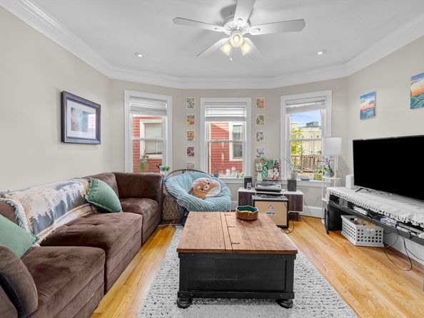 28 Edison Grn 2, Boston MA 02125