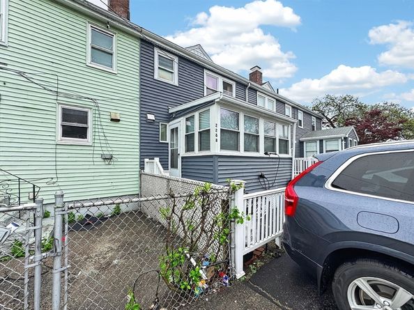 228-B Quincy Shore Dr, Quincy MA 02171