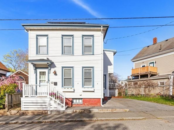 3 Acacia St, Gloucester MA 01930