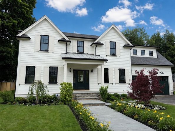 28 Parker Rd, Wellesley MA 02482