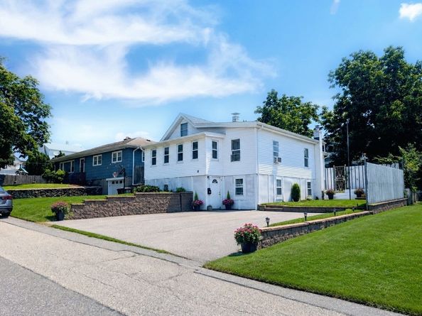 18 Glenwood St, North Andover MA 01845