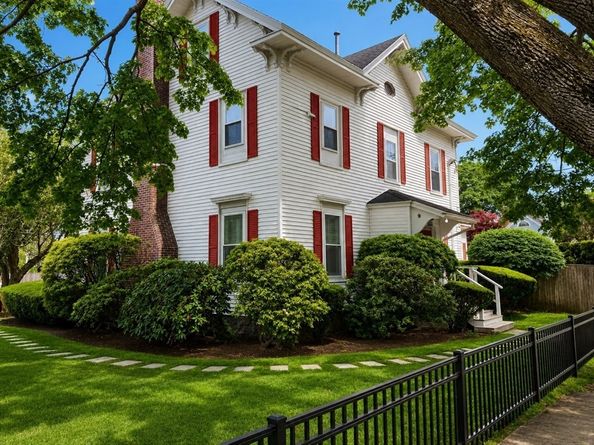 20 Ocean Ave 4, Marblehead MA 01945