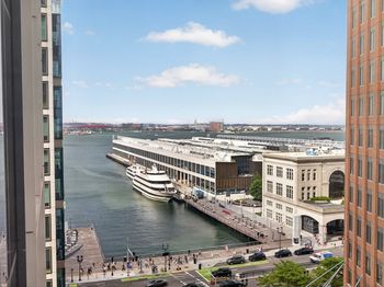 135 Seaport Blvd