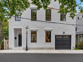 8 Lawrence St