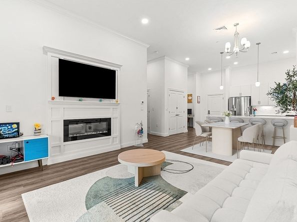 320 Middlesex Ave E403, Medford MA 02155