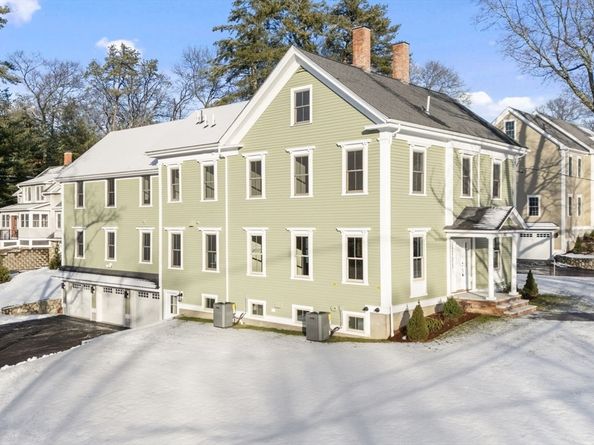 105 Central St, Andover MA 01810