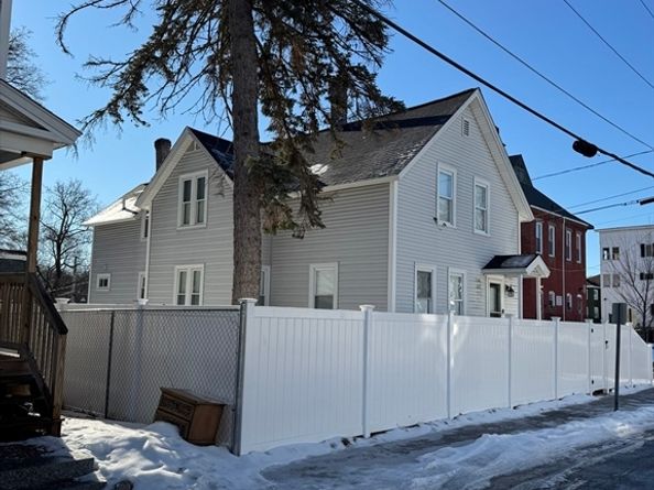 92 Maverick St, Fitchburg MA 01420