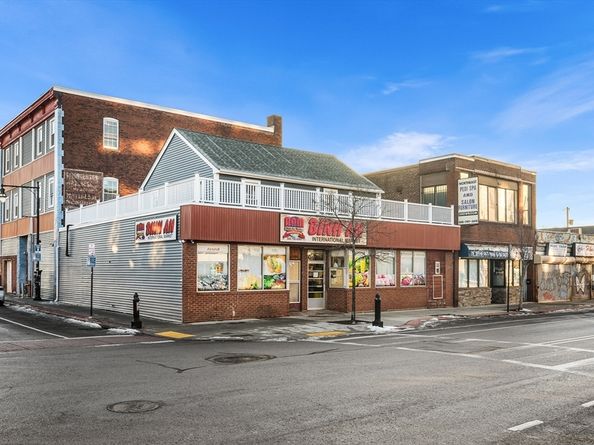 64 Green St, Worcester MA 01604