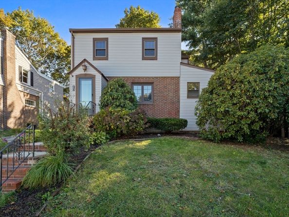 20 Richards Rd, Weymouth MA 02189