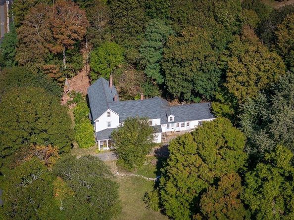 98 Main St, Wenham MA 01984