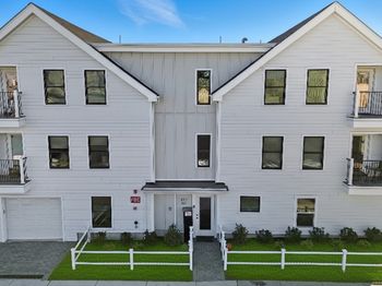 127 East Cottage Street