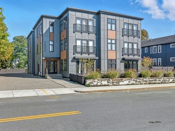 252 Main St 101, Medford MA 02155