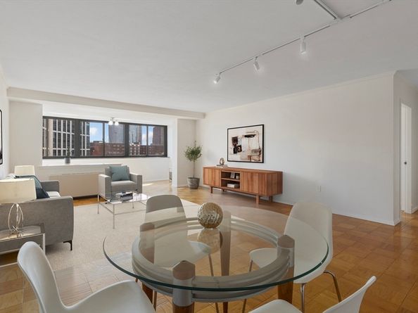 6 Whittier Pl 9H, Boston MA 02114