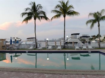 2821 N Miami Beach Blvd
