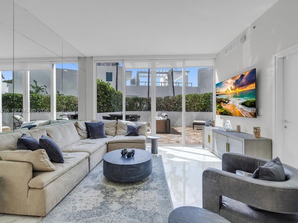 50 S Pointe Dr 510, Miami Beach FL 33139
