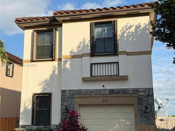77 NE 37th Pl, Homestead FL 33033