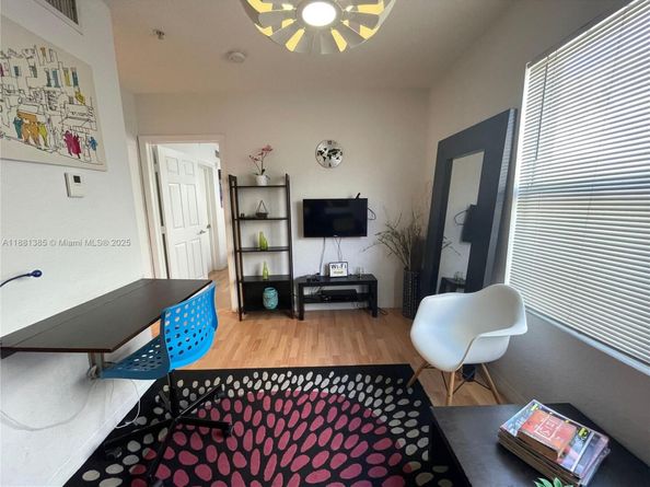 7326 Collins Ave 207, Miami Beach FL 33141