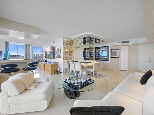 3500 Mystic Pointe Drive 2108, Aventura FL 33180