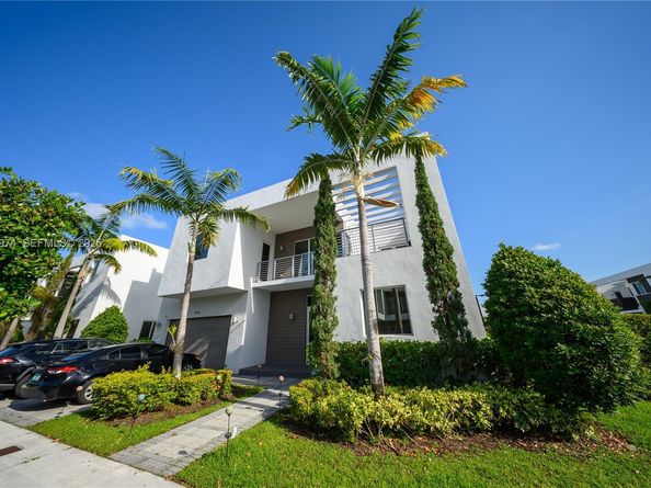 10126 NW 76th Ter, Doral FL 33178