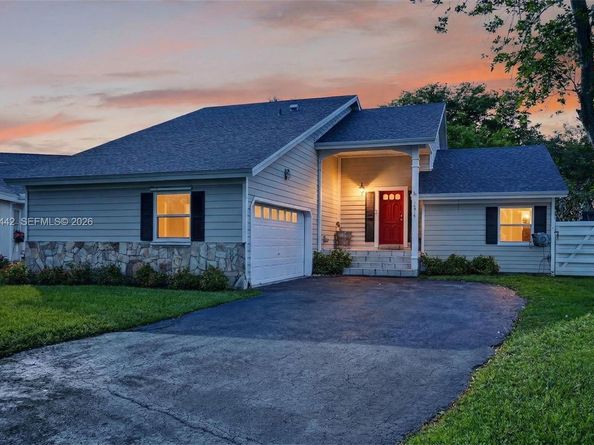 14914 SW 142nd Pl, Miami FL 33186